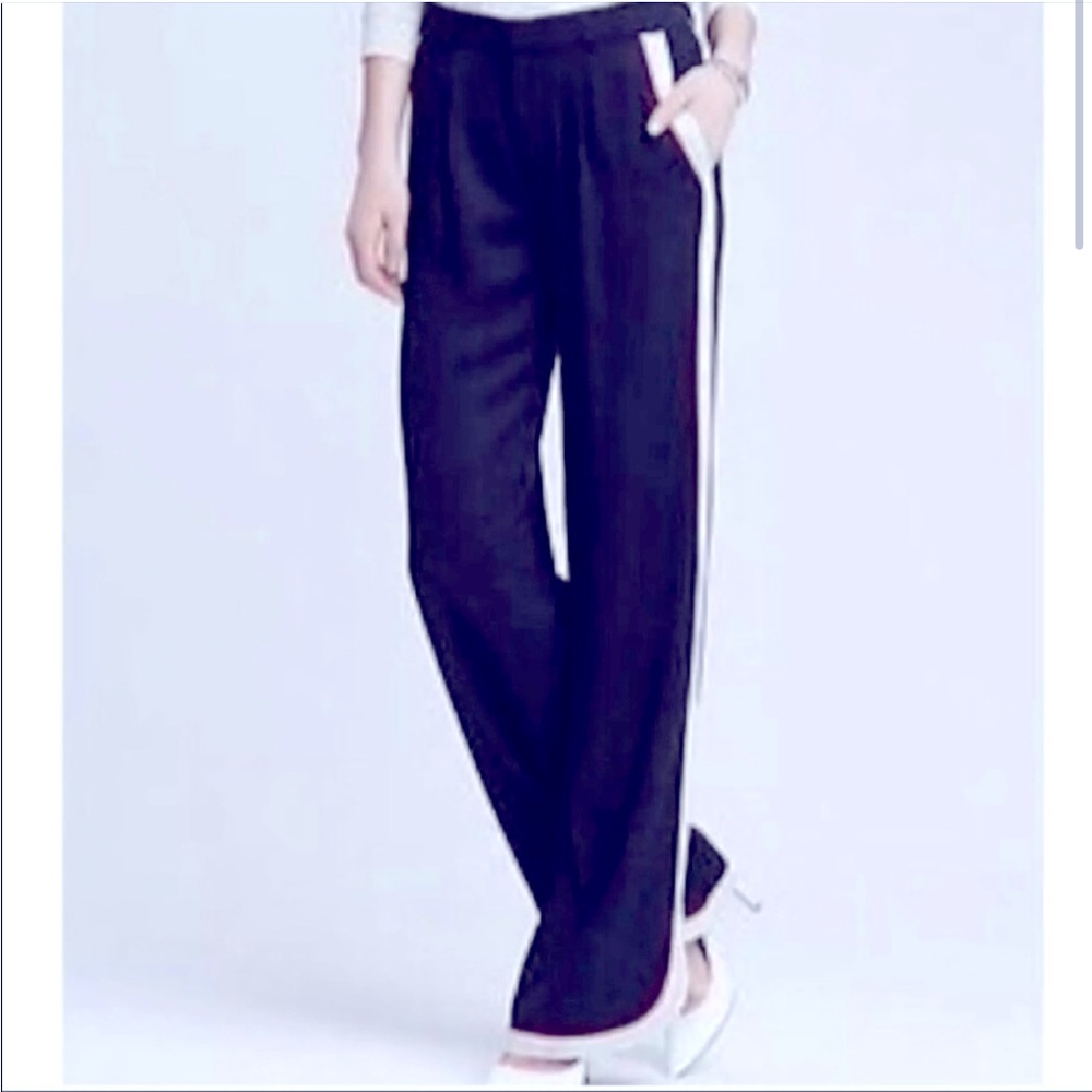 Banana Republic Pants with side stripe, curved hem